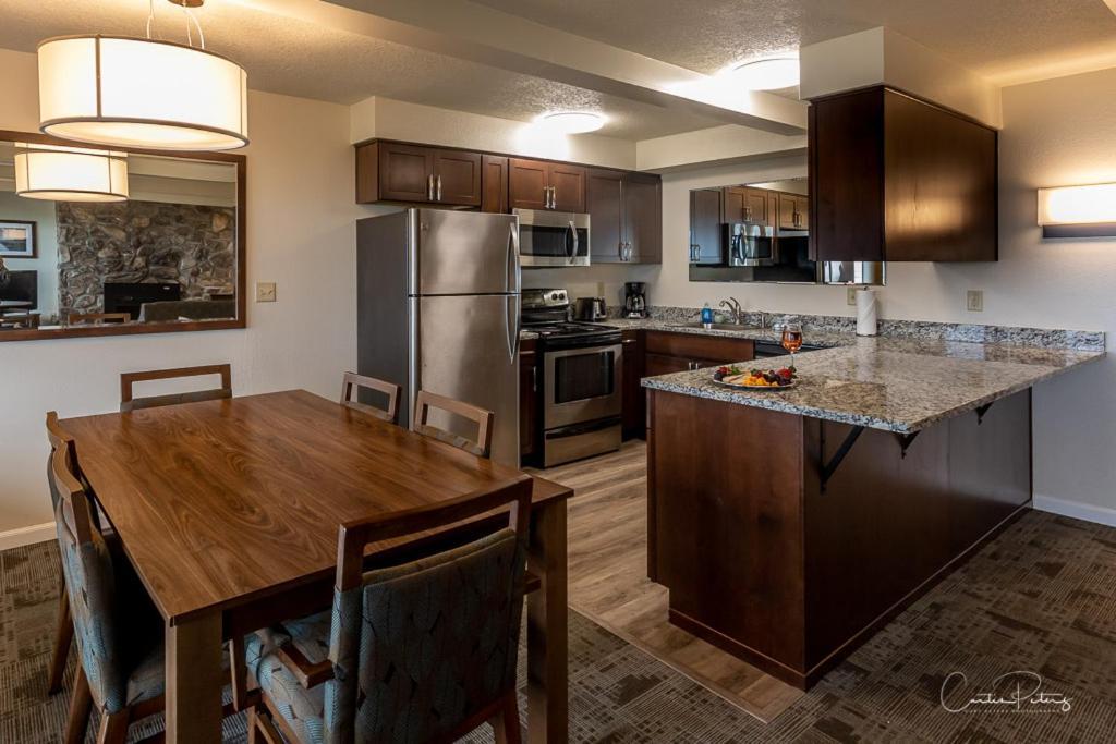 Driftwood Shores Resort Флоренс Екстер'єр фото